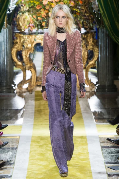 Look 37